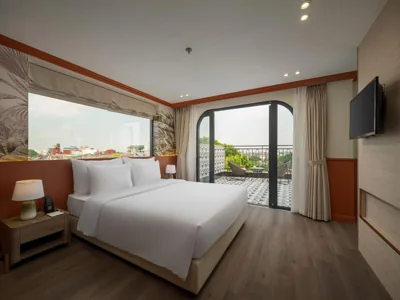 King Suite with Balcony — GRAND SOL LUXURY BOUTIQUE Hotel